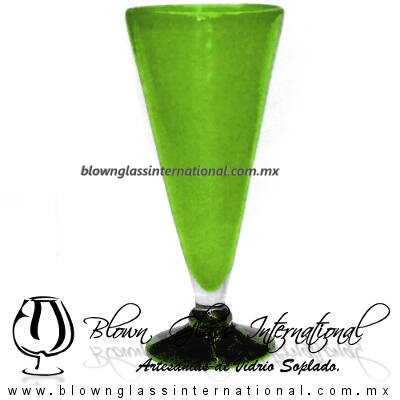 Copa Cónica Cervecera Sólido y Pie Verde Lima, Artesanías de Vidrio Soplado - Blown Glass Cup Handmade Copa Cónica Cervecera Sólido y Pie Verde Lima, Artesanías de Vidrio Soplado - Blown Glass Cup Handmade