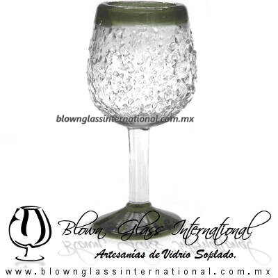 Copa Vino Granizado Natural Borde y Pie de Color Verde Olivo, Fábrica de Vidrio Soplado Artesanal, made in México - Blown Glass Factory Store Tonala, Handcraft, Handmade. Copa Vino Granizado Natural Borde y Pie de Color Verde Olivo, Fábrica de Vidrio Soplado Artesanal, made in México - Blown Glass Factory Store Tonala, Handcraft, Handmade.