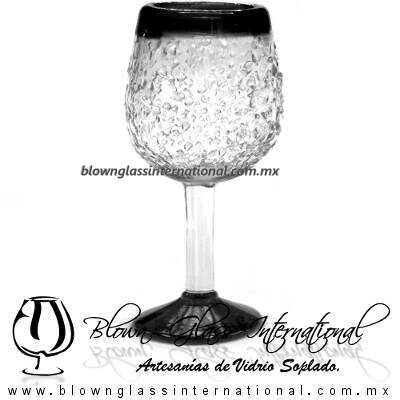 Copa Vino Granizado Natural Borde y Pie de Color Negro, Fábrica de Vidrio Soplado Artesanal, made in México - Blown Glass Factory Store Tonala, Handcraft, Handmade. Copa Vino Granizado Natural Borde y Pie de Color Negro, Fábrica de Vidrio Soplado Artesanal, made in México - Blown Glass Factory Store Tonala, Handcraft, Handmade.
