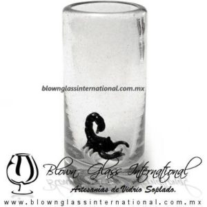 Tequilero Cilíndrico con Escorpión Alacrán, Fábrica de Vidrio Soplado Artesanal, made in México - Blown Glass Factory Store Tonala, Handcraft, Handmade.
