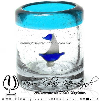 Tequilero Cilíndrico con Barco Velero y Borde de Color Azul Aguamarina, Fábrica de Vidrio Soplado Artesanal, made in México - Blown Glass Factory Store Tonala, Handcraft, Handmade. Tequilero Cilíndrico con Barco Velero y Borde de Color Azul Aguamarina, Fábrica de Vidrio Soplado Artesanal, made in México - Blown Glass Factory Store Tonala, Handcraft, Handmade.
