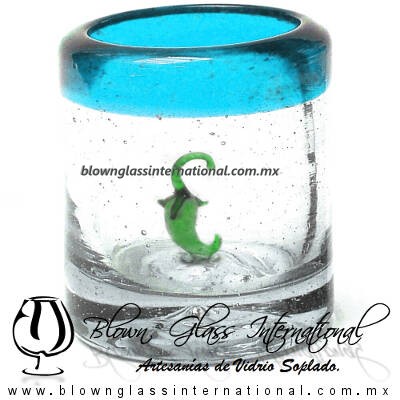 Tequilero Cilíndrico con Chile y Borde de Color Azul Aguamarina, Fábrica de Vidrio Soplado Artesanal, made in México - Blown Glass Factory Store Tonala, Handcraft, Handmade.