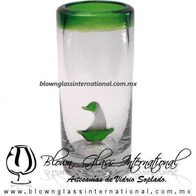 Tequilero Cilíndrico con Barco Velero y Borde de Color Verde Jade, Fábrica de Vidrio Soplado Artesanal, made in México - Blown Glass Factory Store Tonala, Handcraft, Handmade. Tequilero Cilíndrico con Barco Velero y Borde de Color Verde Jade, Fábrica de Vidrio Soplado Artesanal, made in México - Blown Glass Factory Store Tonala, Handcraft, Handmade.