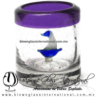 Tequilero Cilíndrico con Barco Velero y Borde de Color Morado, Fábrica de Vidrio Soplado Artesanal, made in México - Blown Glass Factory Store Tonala, Handcraft, Handmade. Tequilero Cilíndrico con Barco Velero y Borde de Color Morado, Fábrica de Vidrio Soplado Artesanal, made in México - Blown Glass Factory Store Tonala, Handcraft, Handmade.