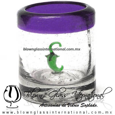 Tequilero Cilíndrico con Chile y Borde de Color Morado, Fábrica de Vidrio Soplado Artesanal, made in México - Blown Glass Factory Store Tonala, Handcraft, Handmade.