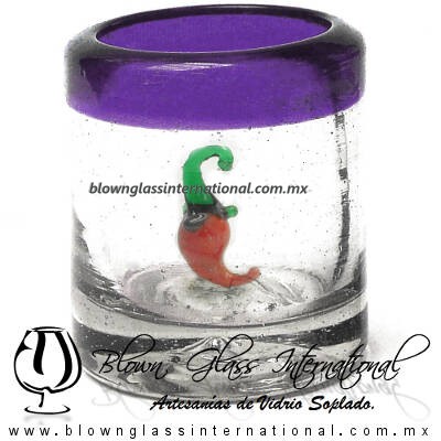 Tequilero Cilíndrico con Chile y Borde de Color Morado, Fábrica de Vidrio Soplado Artesanal, made in México - Blown Glass Factory Store Tonala, Handcraft, Handmade.