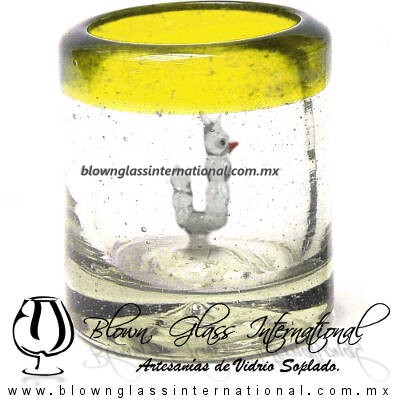 Tequilero Cilíndrico con Gusanito y Borde de Color Amarillo, Fábrica de Vidrio Soplado Artesanal, made in México - Blown Glass Factory Store Tonala, Handcraft, Handmade.