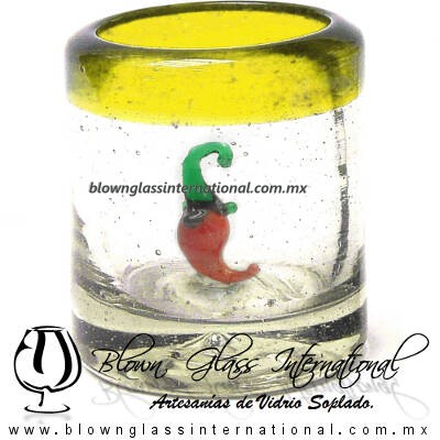Tequilero Cilíndrico con Chile y Borde de Color Amarillo, Fábrica de Vidrio Soplado Artesanal, made in México - Blown Glass Factory Store Tonala, Handcraft, Handmade.