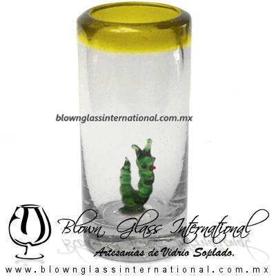 Tequilero Cilíndrico con Gusanito y Borde de Color Amarillo, Fábrica de Vidrio Soplado Artesanal, made in México - Blown Glass Factory Store Tonala, Handcraft, Handmade.