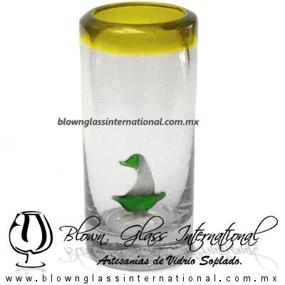 Tequilero Cilíndrico con Barco Velero y Borde de Color Amarillo, Fábrica de Vidrio Soplado Artesanal, made in México - Blown Glass Factory Store Tonala, Handcraft, Handmade. Tequilero Cilíndrico con Barco Velero y Borde de Color Amarillo, Fábrica de Vidrio Soplado Artesanal, made in México - Blown Glass Factory Store Tonala, Handcraft, Handmade.