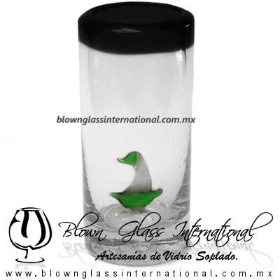 Tequilero Cilíndrico con Barco Velero y Borde de Color Negro, Fábrica de Vidrio Soplado Artesanal, made in México - Blown Glass Factory Store Tonala, Handcraft, Handmade. Tequilero Cilíndrico con Barco Velero y Borde de Color Negro, Fábrica de Vidrio Soplado Artesanal, made in México - Blown Glass Factory Store Tonala, Handcraft, Handmade.