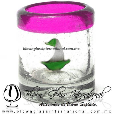 Tequilero Cilíndrico con Barco Velero y Borde de Color Pintado Rosa Mexicano Fucsia Fiusha, Fábrica de Vidrio Soplado Artesanal, made in México - Blown Glass Factory Store Tonala, Handcraft, Handmade. Tequilero Cilíndrico con Barco Velero y Borde de Color Pintado Rosa Mexicano Fucsia Fiusha, Fábrica de Vidrio Soplado Artesanal, made in México - Blown Glass Factory Store Tonala, Handcraft, Handmade.