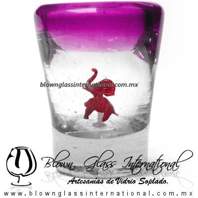 Tequilero Cónico con Elefante y borde Pintado Rosa Mexicano Fucsia Fiusha. Fábrica de Vidrio Soplado Artesanal, made in México - Blown Glass Factory Store Tonala, Handcraft, Handmade.